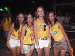 Oktober 10 Anos